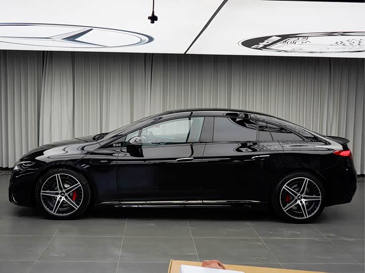 Фото 3 - Mercedes-Benz EQE AMG