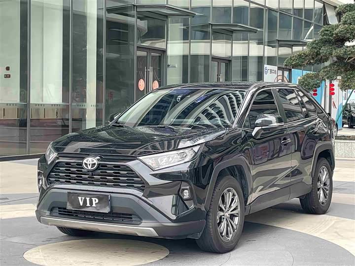 Фото 1 - Toyota RAV4