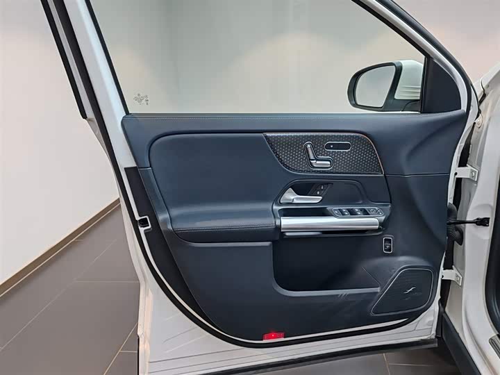 Фото 8 - Mercedes-Benz GLA-Class