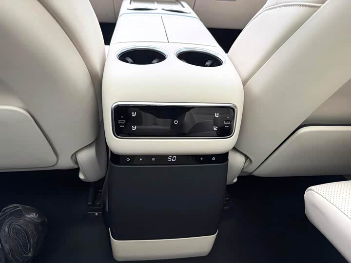 Фото 6 - LiXiang L9