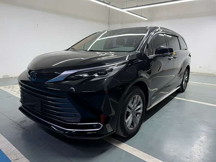 Фото 1 - Toyota Sienna