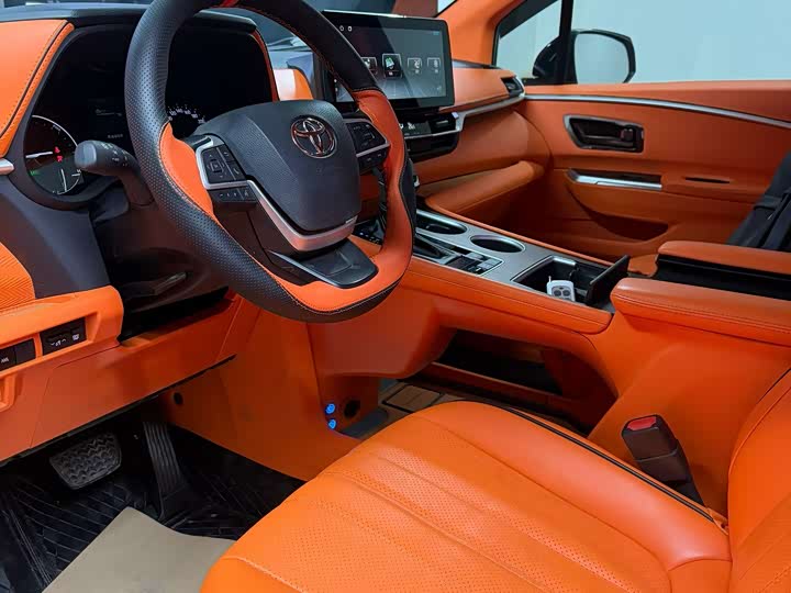 Фото 5 - Toyota Sienna