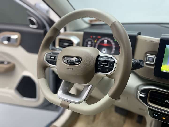 Фото 9 - Geely Icon