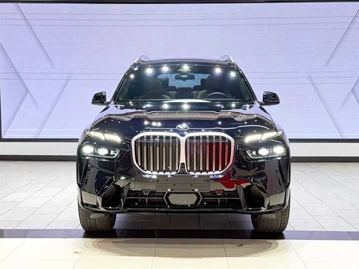 Фото 4 - BMW X7