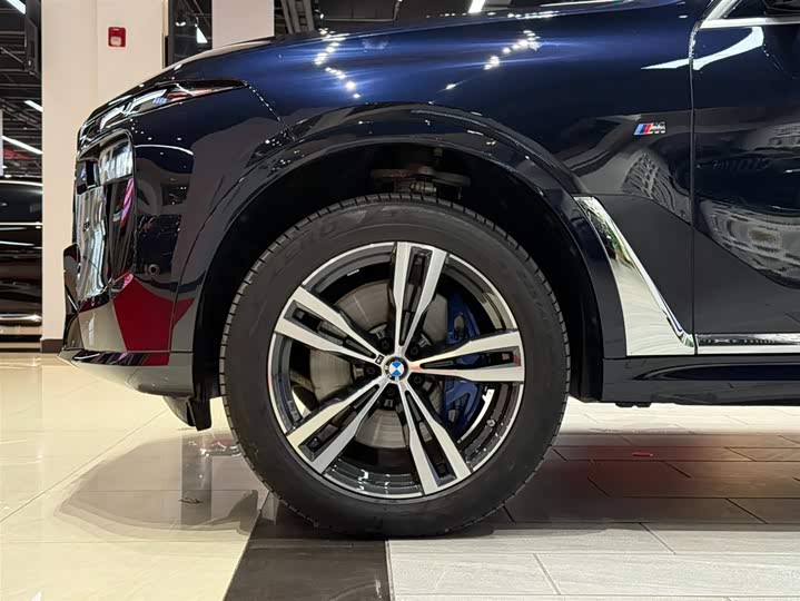 Фото 9 - BMW X7