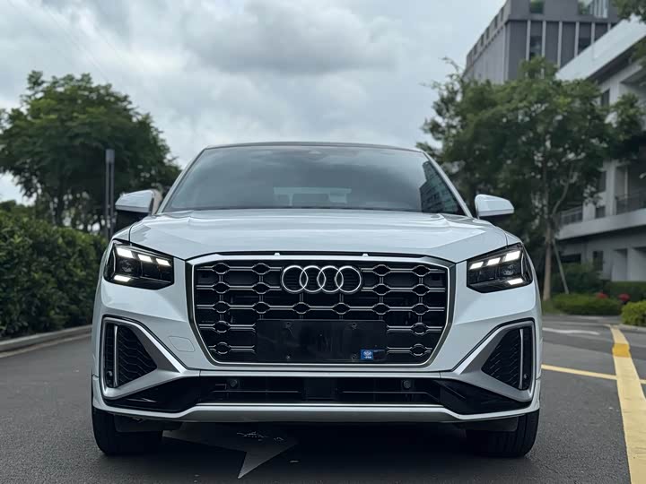 Фото 2 - Audi Q2L