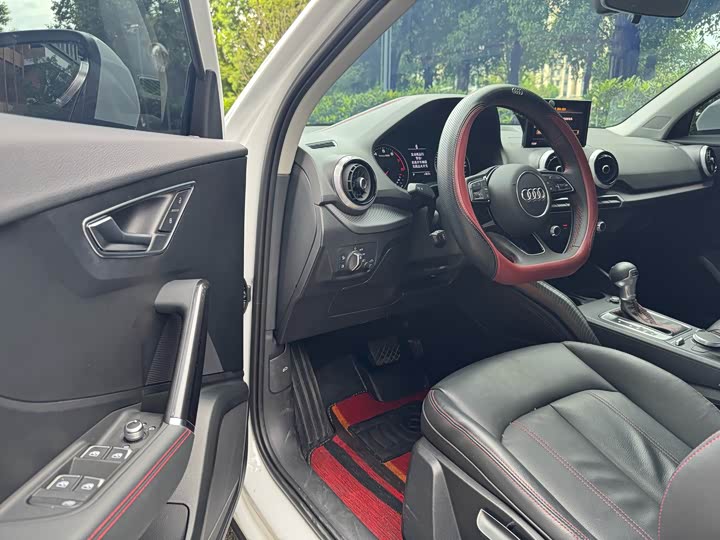 Фото 4 - Audi Q2L