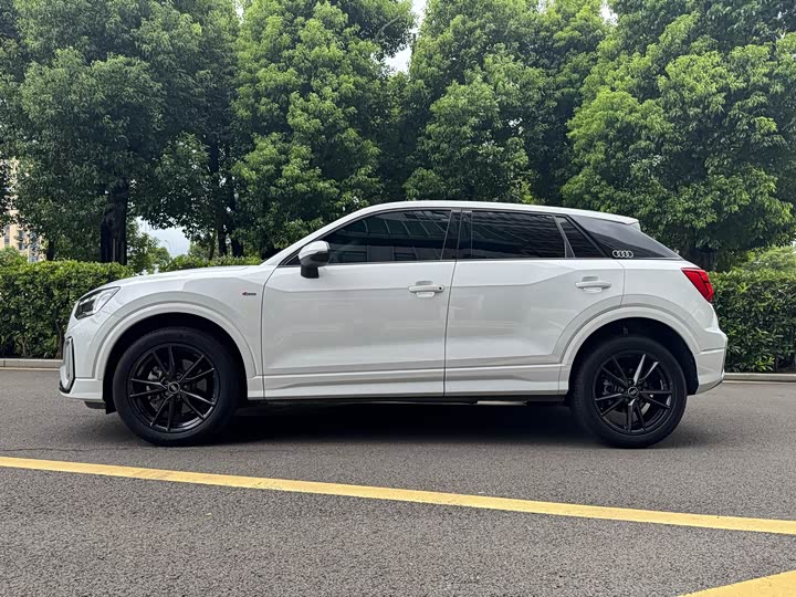 Фото 8 - Audi Q2L