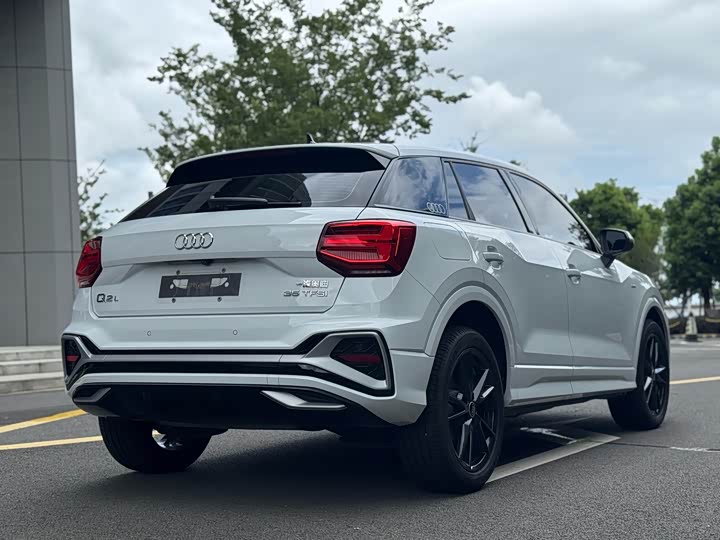 Фото 9 - Audi Q2L