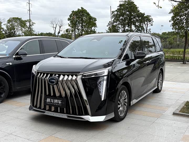 Фото 1 - GAC Trumpchi M8