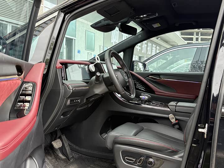 Фото 9 - GAC Trumpchi M8