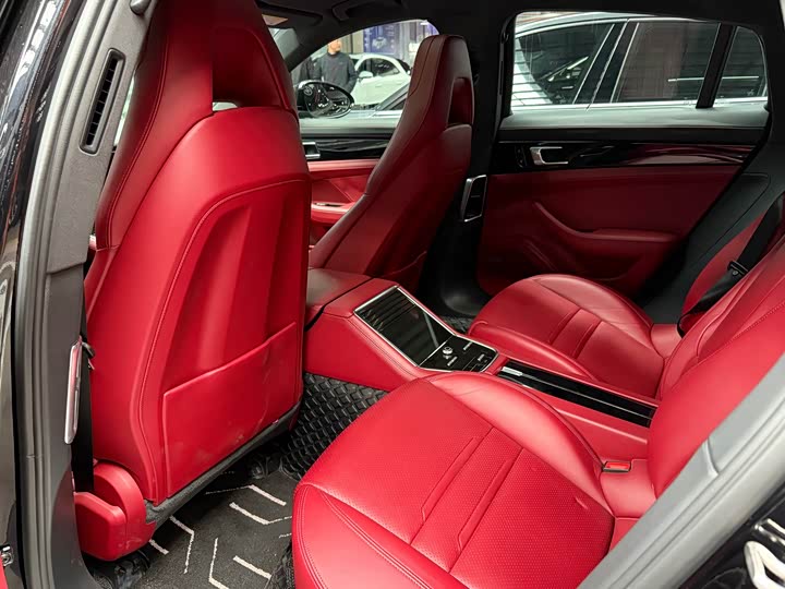 Photo 9 - Porsche Panamera