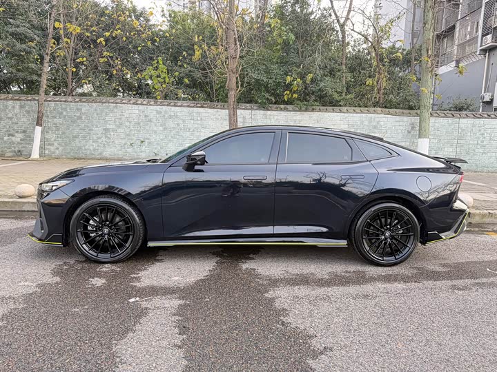 Фото 2 - Changan UNI-V