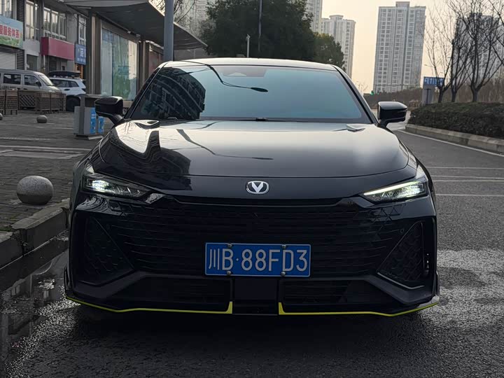 Фото 4 - Changan UNI-V