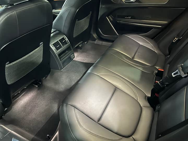 Фото 4 - Jaguar XF L