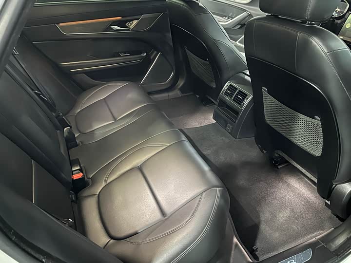 Фото 7 - Jaguar XF L