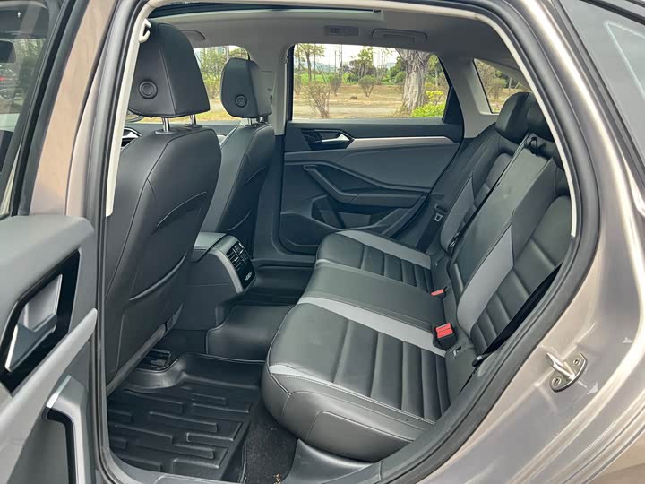 Фото 6 - Volkswagen Sagitar L