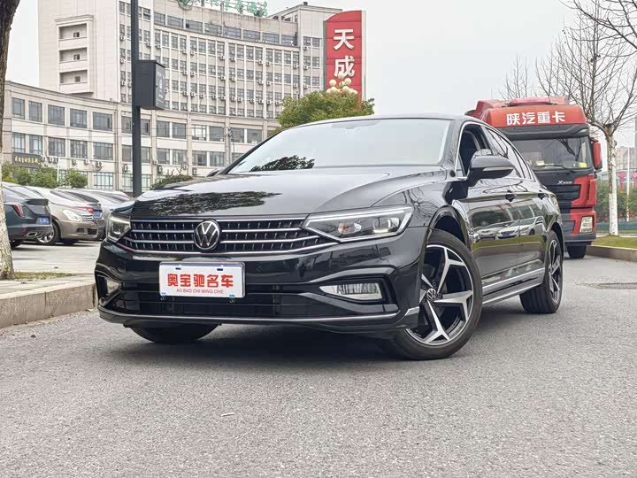 Фото 1 - Volkswagen Magotan