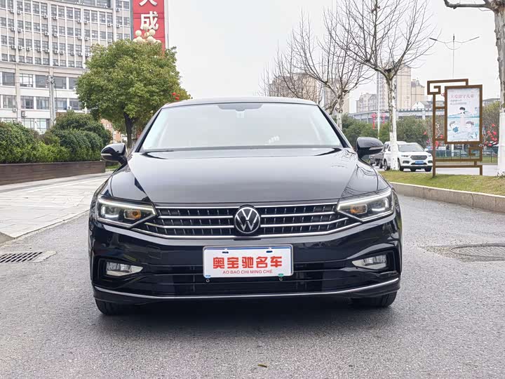 Фото 2 - Volkswagen Magotan