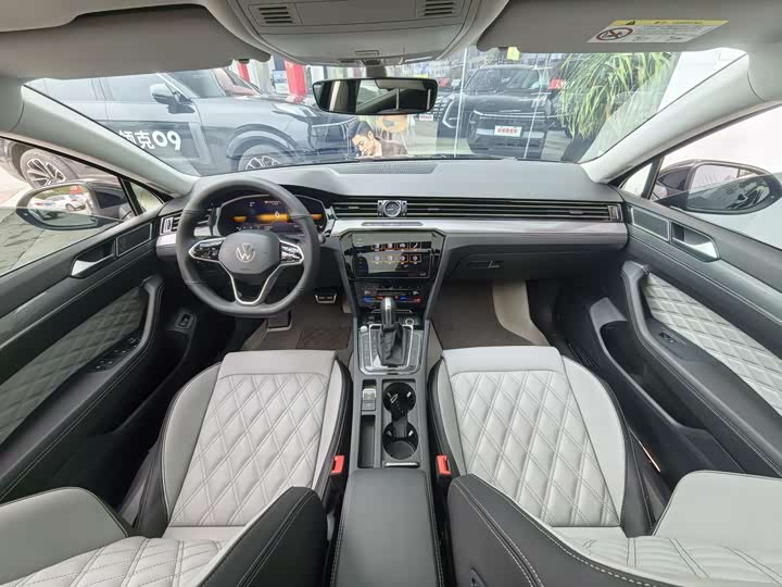 Фото 8 - Volkswagen Magotan