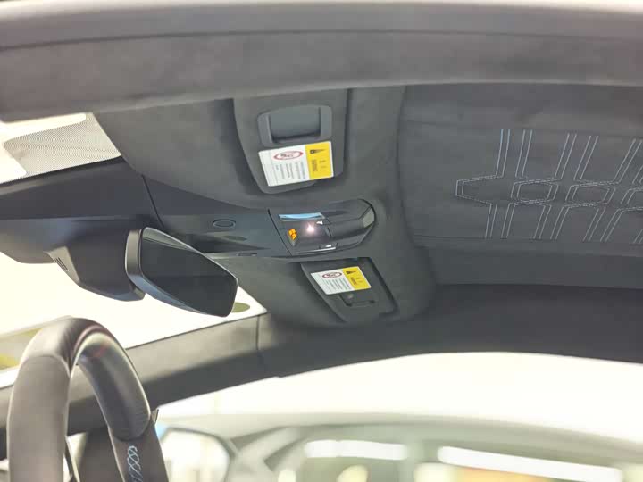 Фото 16 - Lamborghini Revuelto