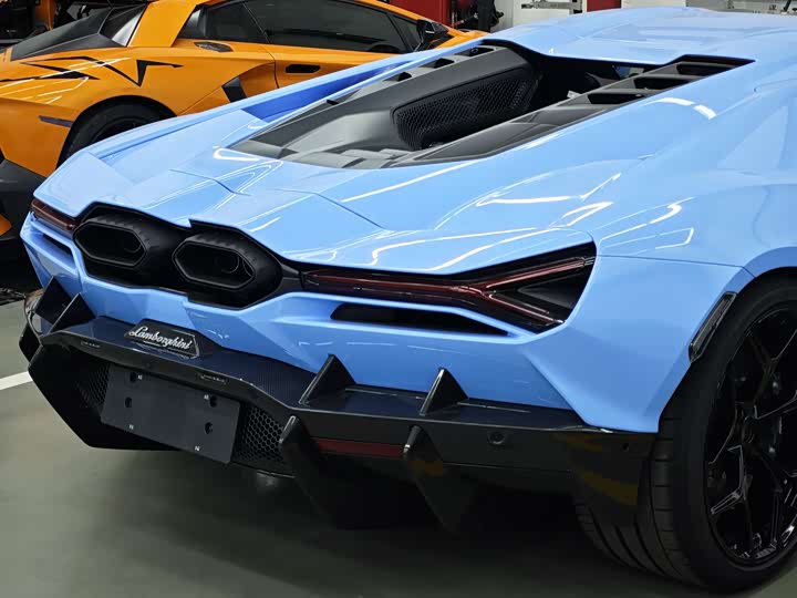 Фото 4 - Lamborghini Revuelto