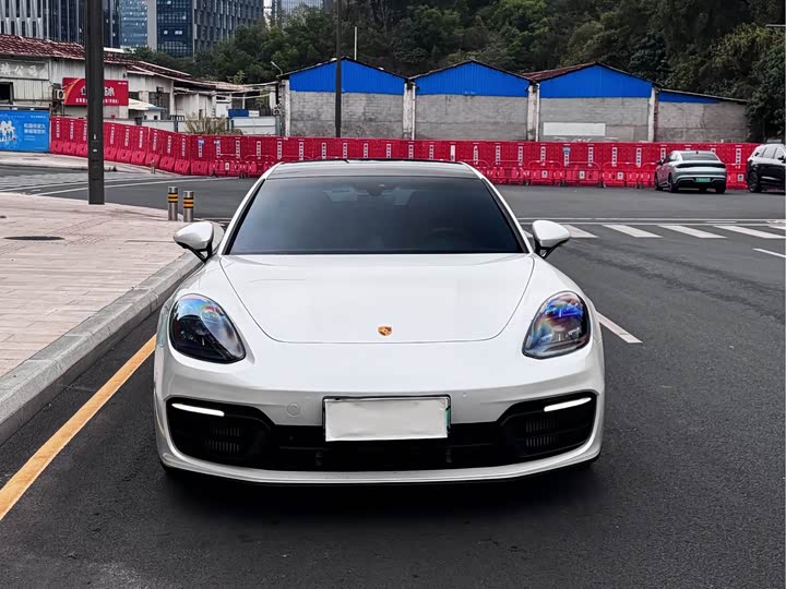 Фото 2 - Porsche Panamera Hybrid