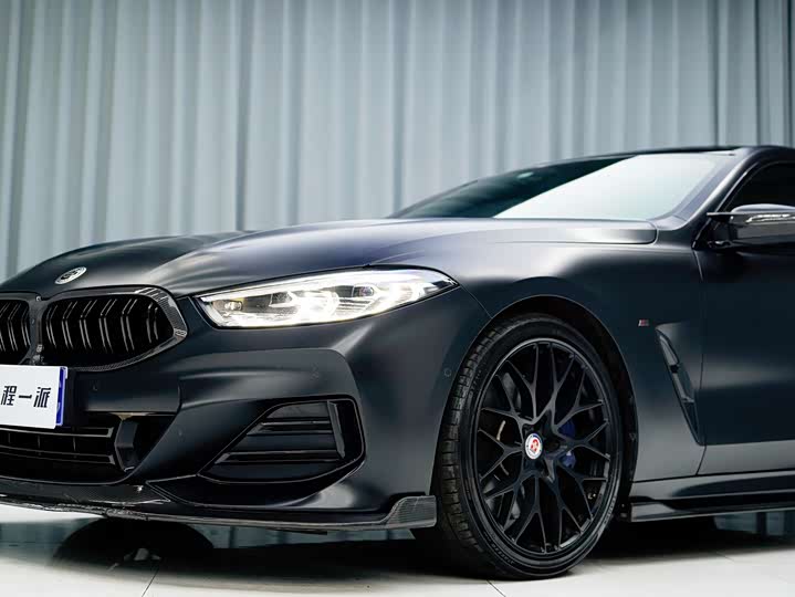 Фото 2 - BMW 8 Series