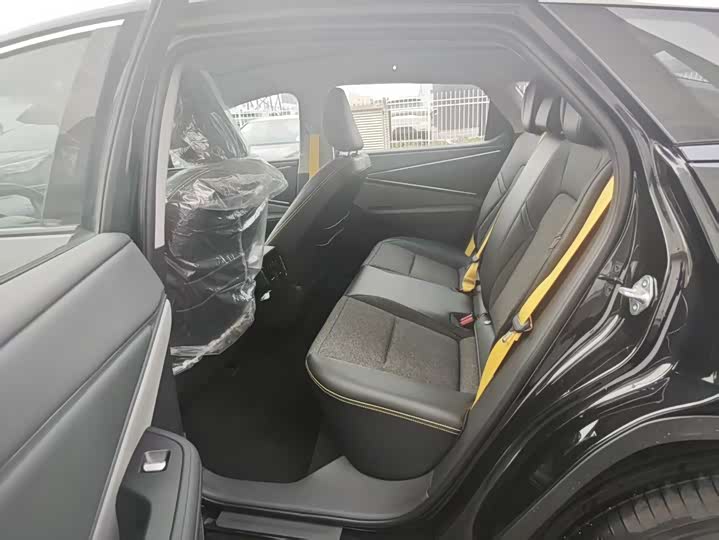 Фото 5 - Toyota bZ5