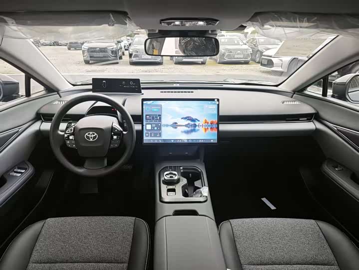 Фото 8 - Toyota bZ5