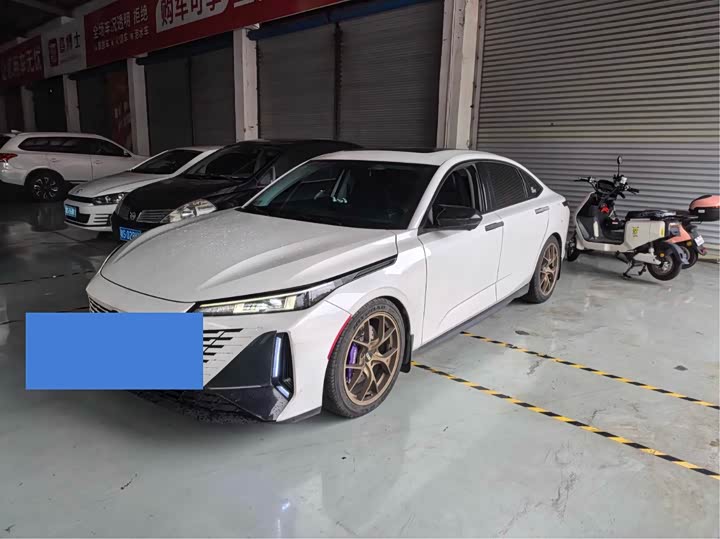 Фото 1 - Changan Yida