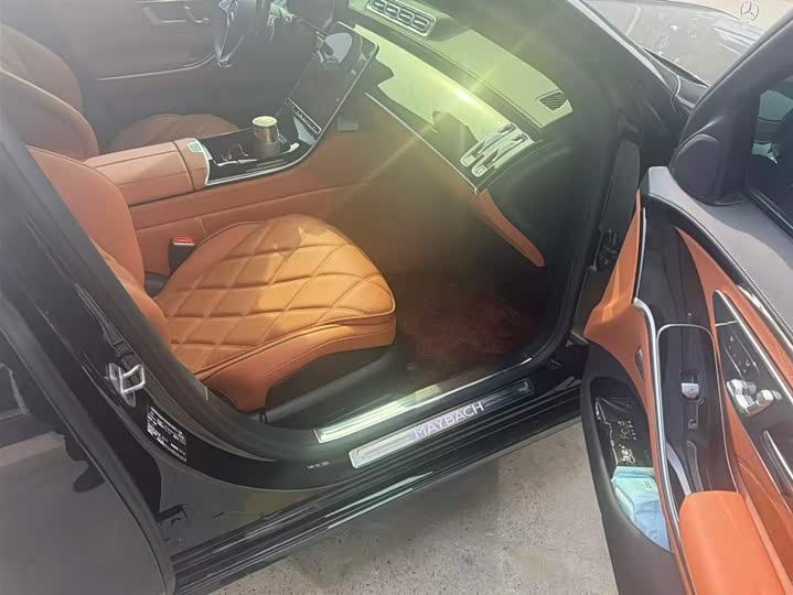 Фото 4 - Mercedes-Benz Maybach S-Class