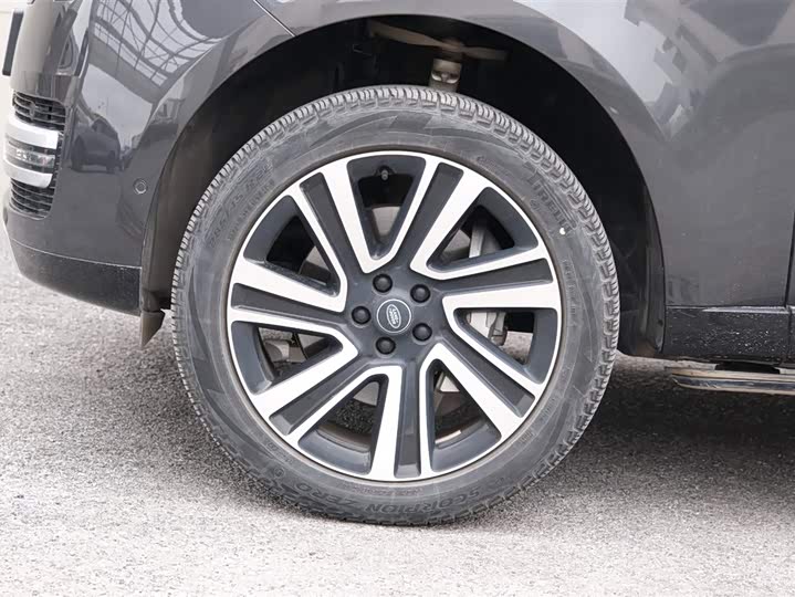 Photo 9 - Land Rover Range Rover