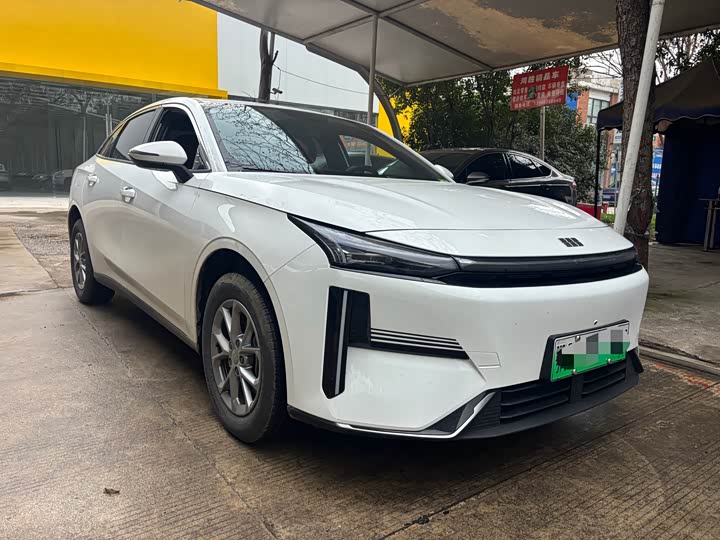 Фото 3 - Geely Galaxy L6