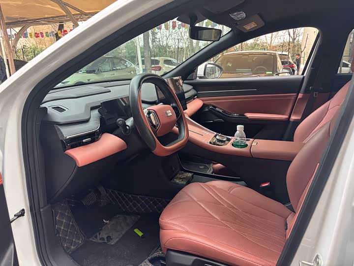 Фото 4 - Geely Galaxy L6