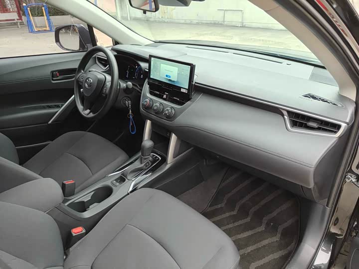 Photo 7 - Toyota Corolla Cross