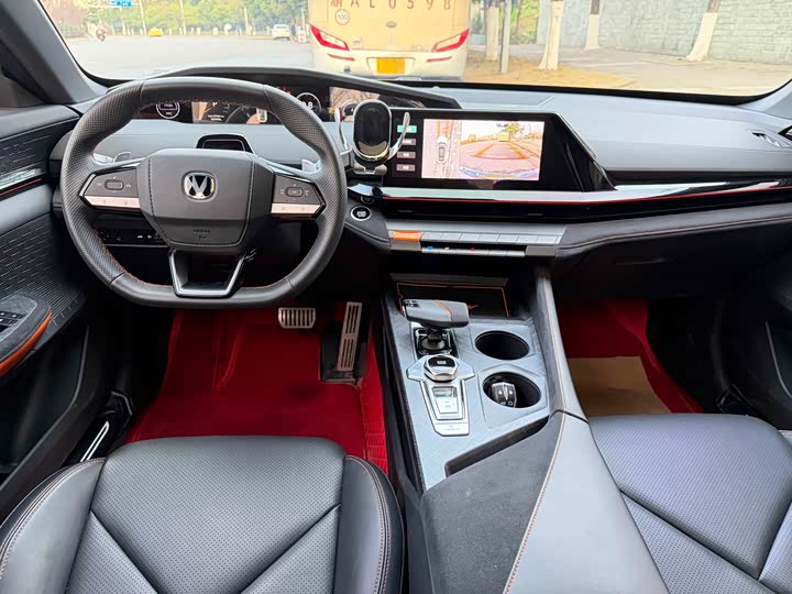 Фото 9 - Changan UNI-V
