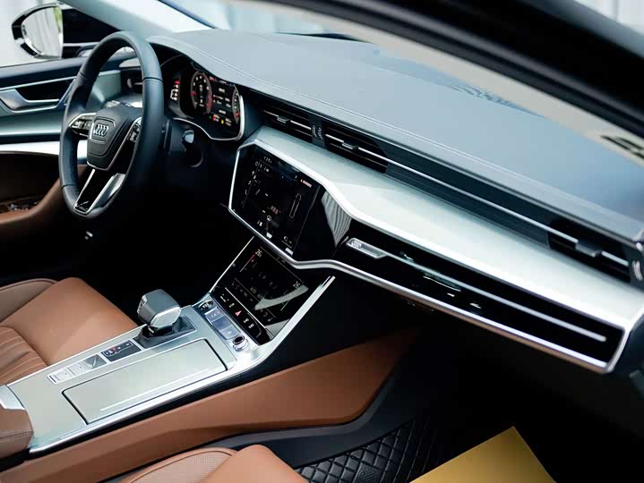 Фото 4 - Audi A6L