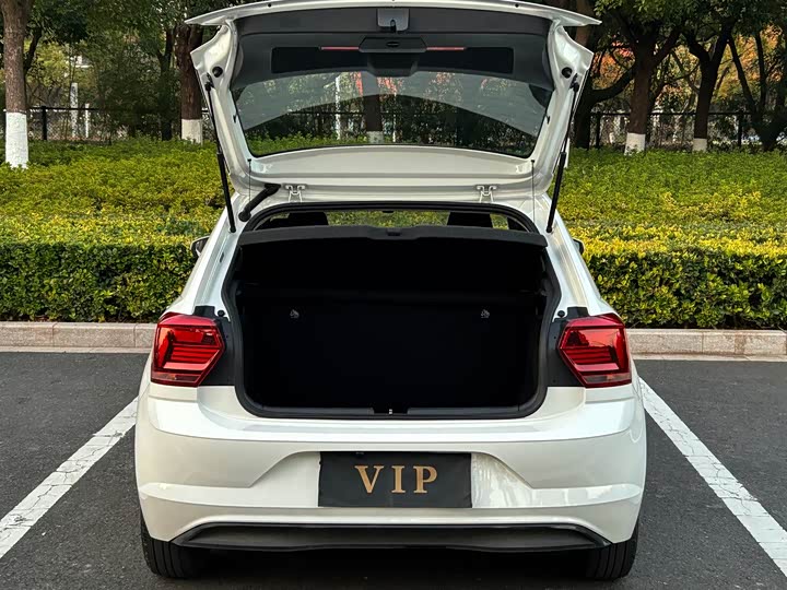 Фото 8 - Volkswagen Polo