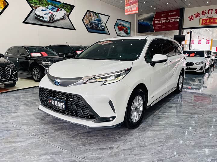 Фото 1 - Toyota Granvia