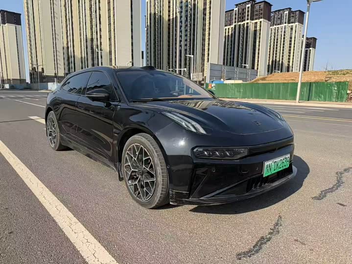 Фото 1 - Zeekr 001