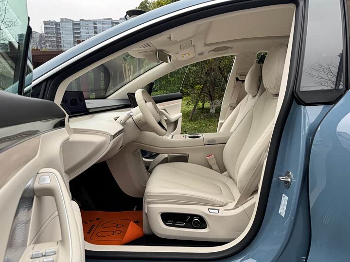 Фото 5 - Luxeed R7