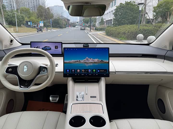 Фото 6 - Luxeed R7