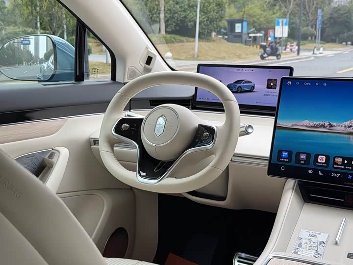 Фото 7 - Luxeed R7