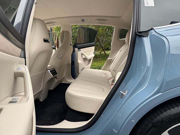 Фото 9 - Luxeed R7