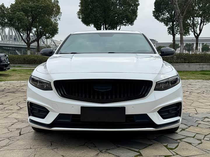 Фото 2 - Geely Preface