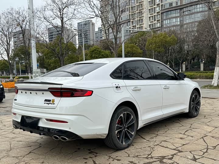 Фото 7 - Geely Preface