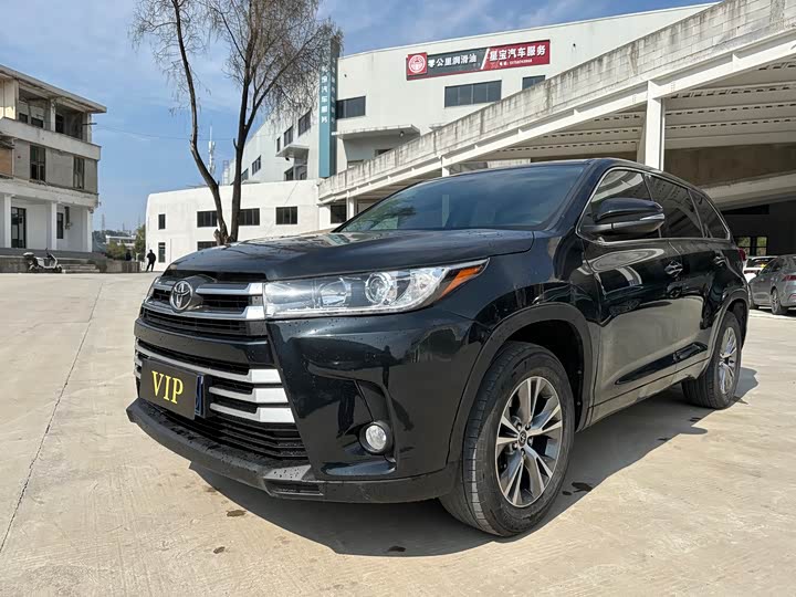 Фото 1 - Toyota Highlander