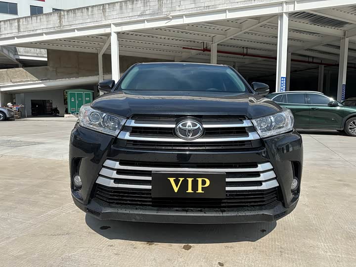 Фото 2 - Toyota Highlander