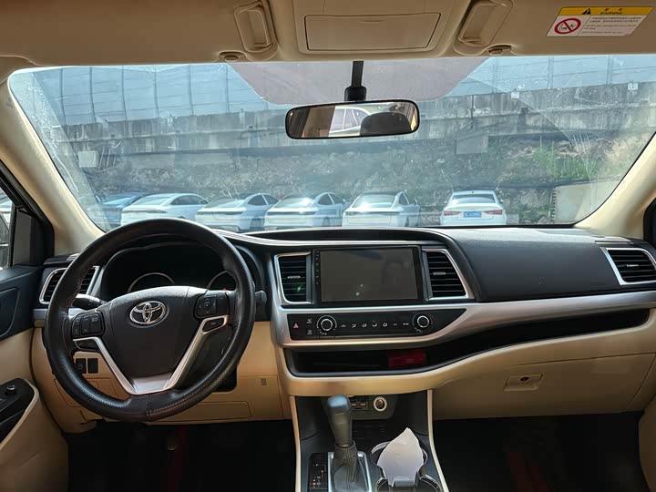 Фото 6 - Toyota Highlander